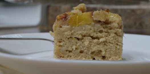 Baking without oven: Gluten-free Cake with Peaches and Oats (Experiment)